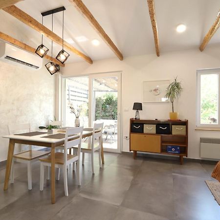 Holiday House "Laurus Garden" With Private Parking เมดูลิน ภายนอก รูปภาพ