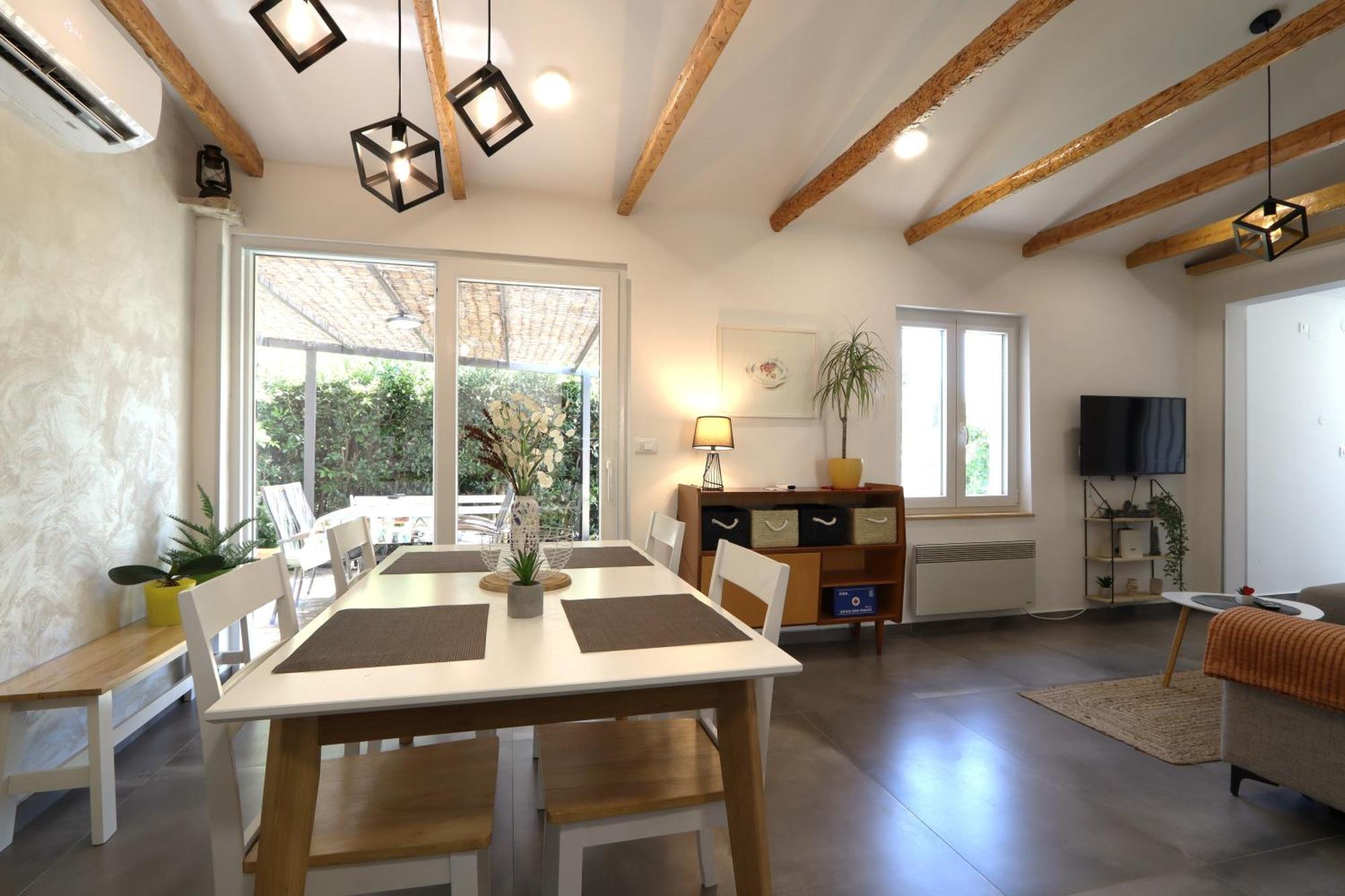 Holiday House "Laurus Garden" With Private Parking เมดูลิน ภายนอก รูปภาพ